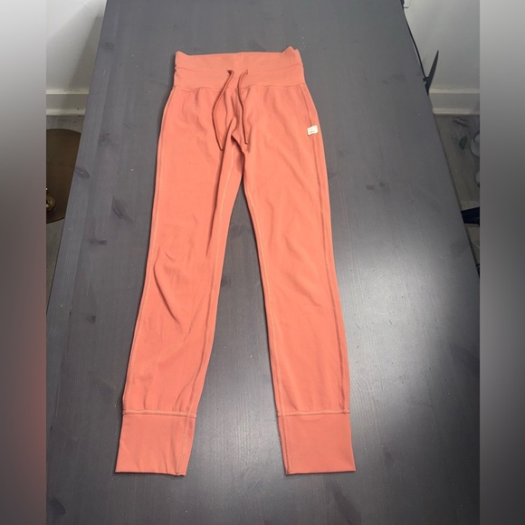Vuori daily jogger pants Rosewood - Picture 10 of 10
